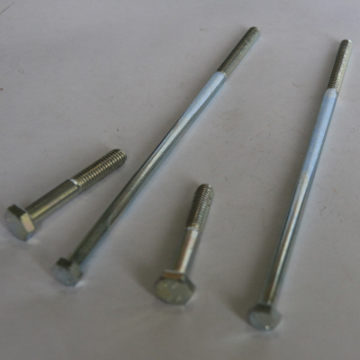 Śruby z łbem sześciokątnym DIN 931