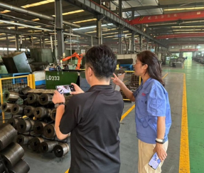 Japanischer Genossenschaftskunde Star inspiziert